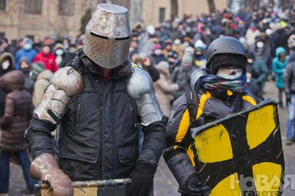 Оружие майдановцев или чем воюют площадники с полицией Украины