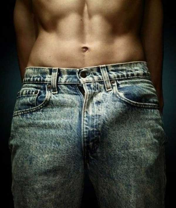 Непростая рекламная компания мужской джинсвой коллекции