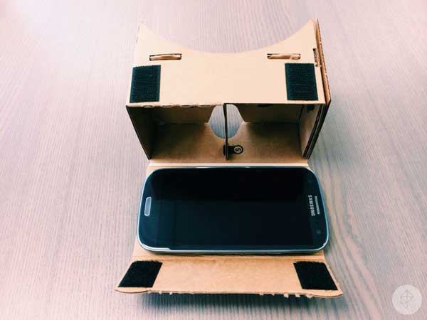 Шлем виртуальной реальности из картонной коробки, смартфона и простых деталей