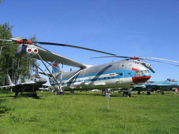 Громадный грузоподъёмный отечественный вертолёт МИ-12