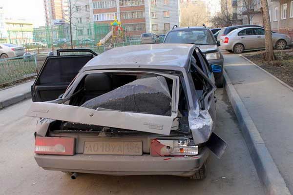 Не ставьте машину под козырьком подъезда