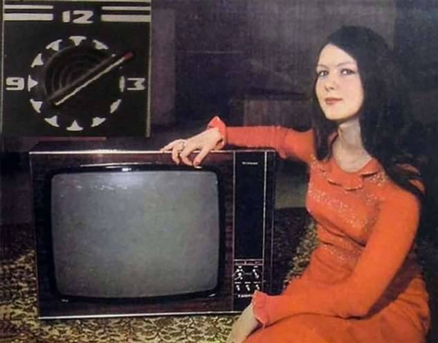 Почему телевизоры в СССР делали на 12 каналов, а показывало всего 2 программы (8 фото)